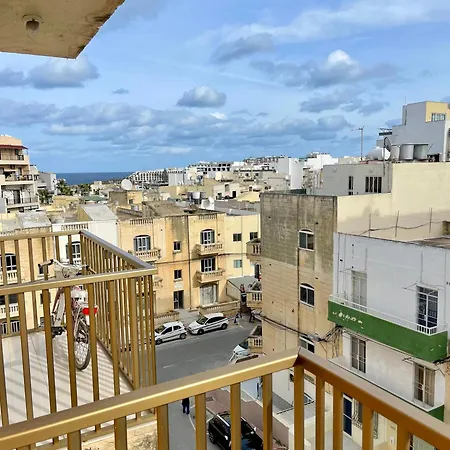 2 Bedroom Close To The Apartment *