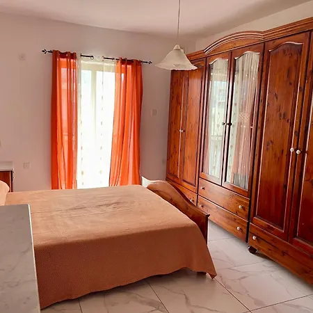 2 Bedroom Close To The * St. Paul's Bay