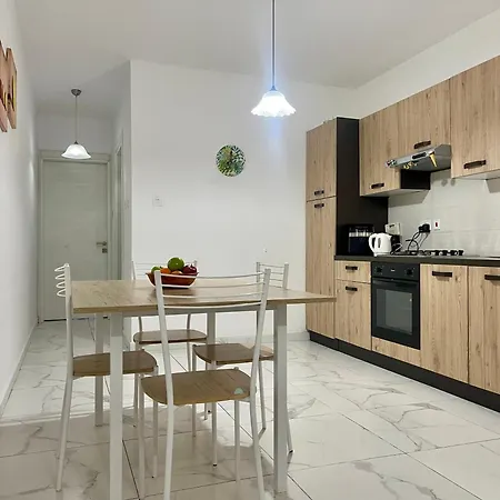 Apartment 2 Bedroom Close To The