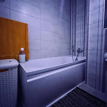 2 Bedroom Close To The Apartment