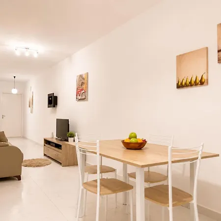 Apartman Bugibba 2-bedroom With Balconies Near The *