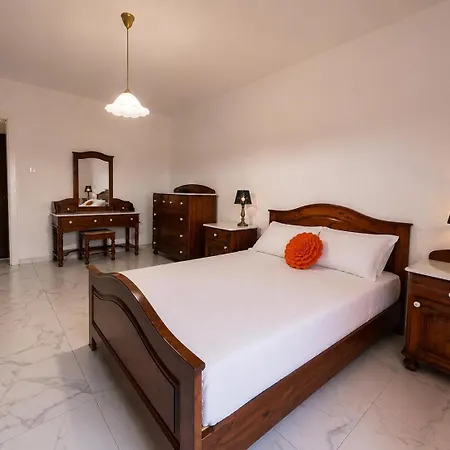 Bugibba 2-bedroom With Balconies Near The * San Pawl il-Baħar