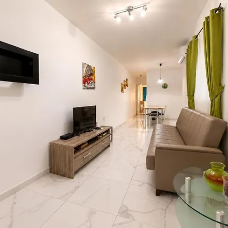 Apartman Bugibba 2-bedroom With Balconies Near The *