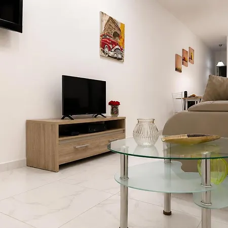Apartman Bugibba 2-bedroom With Balconies Near The San Pawl il-Baħar