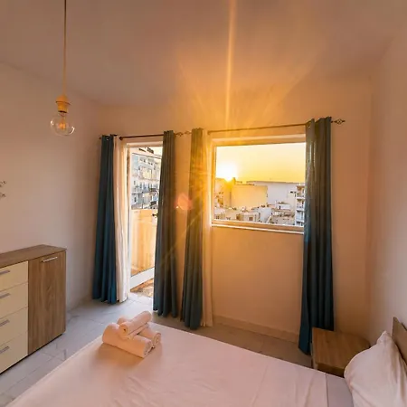 Bugibba 2-bedroom With Balconies Near The *